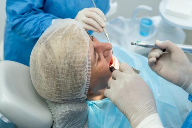 dentiste minutieux dentiste minutieux
